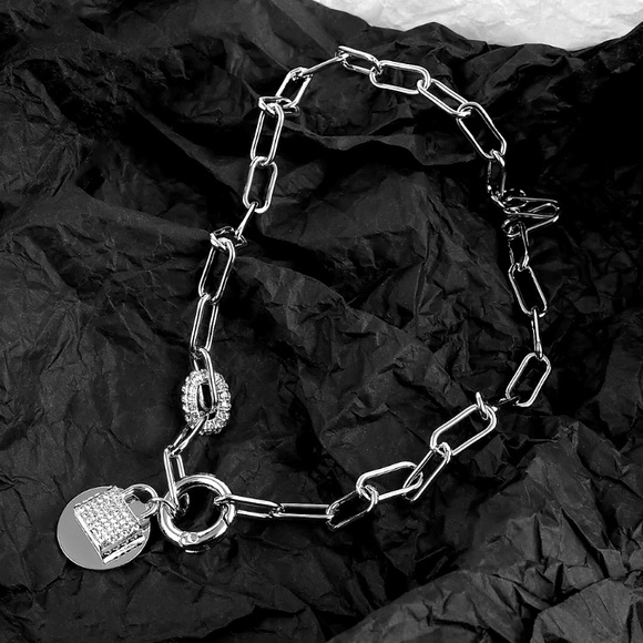 Jewelry - 🌟 Platinum Plated Rhinestone Lock Necklace